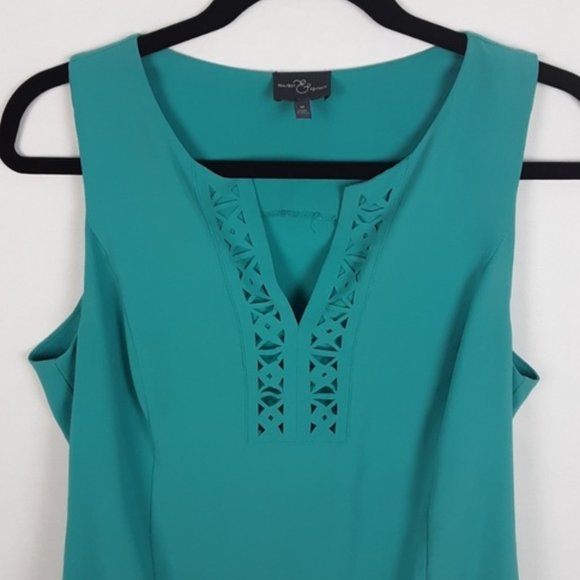 Market & Spruce Laser Cut Sleeveless V Neck Top M - Picture 2 of 5